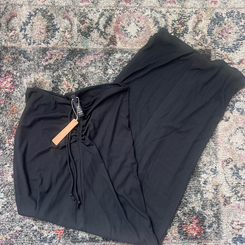 SKIMS - Soft lounge ruched long skirt in Graphite NWT
